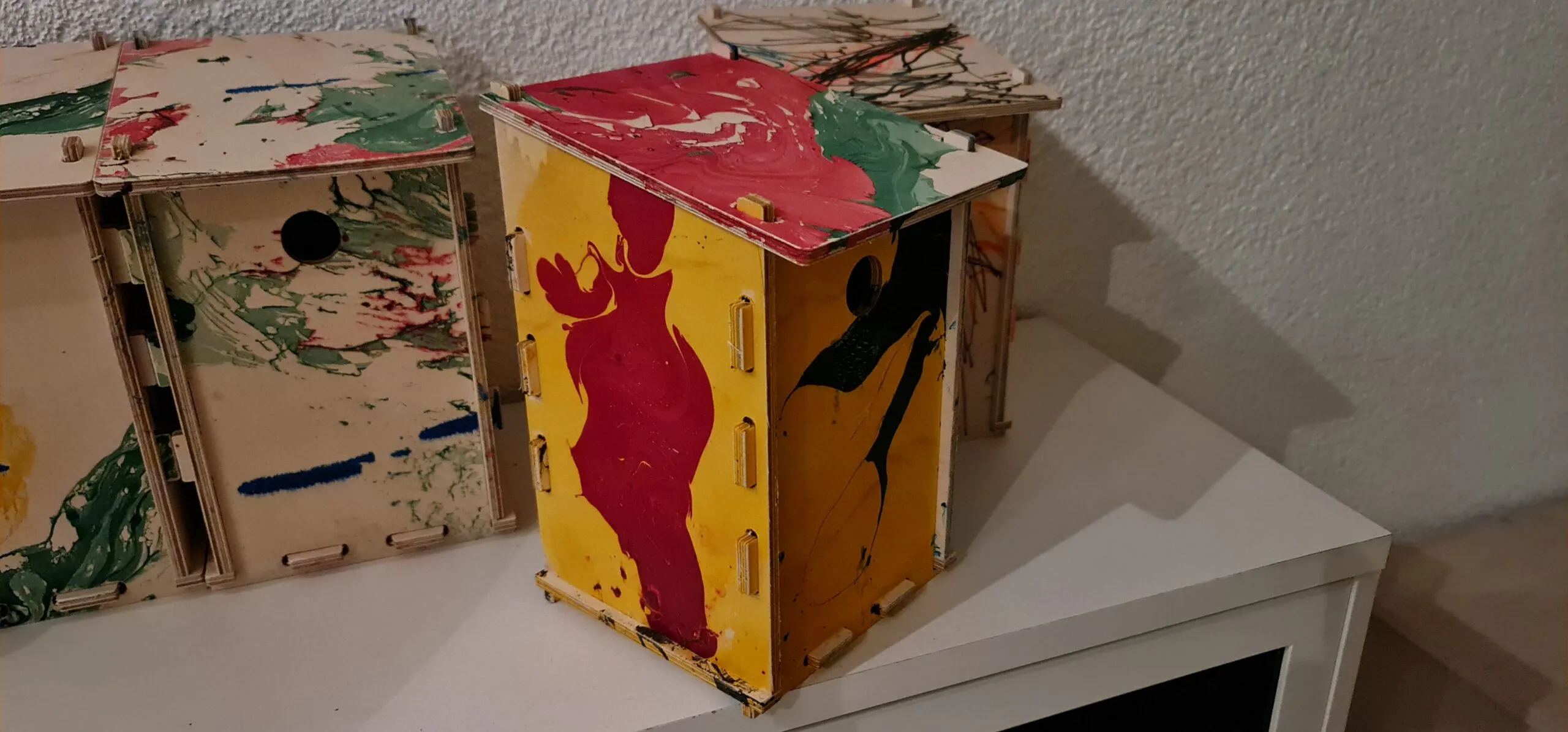 Birdshouse for tool-less assembly